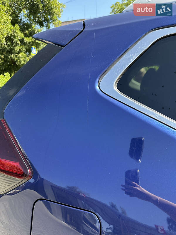 Позашляховик / Кросовер Nissan Rogue 2019 в Чернівцях