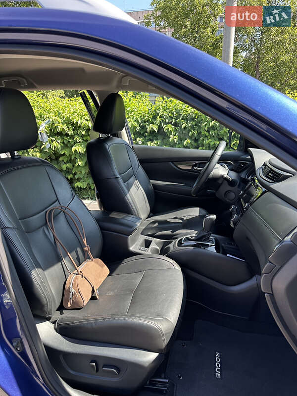 Позашляховик / Кросовер Nissan Rogue 2019 в Чернівцях