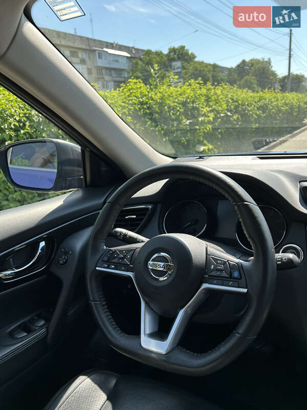Позашляховик / Кросовер Nissan Rogue 2019 в Чернівцях