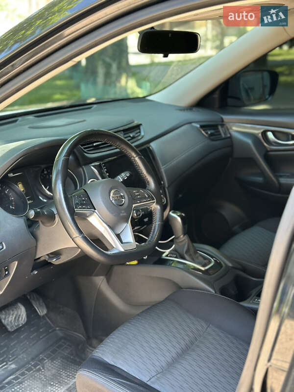 Позашляховик / Кросовер Nissan Rogue 2017 в Сумах