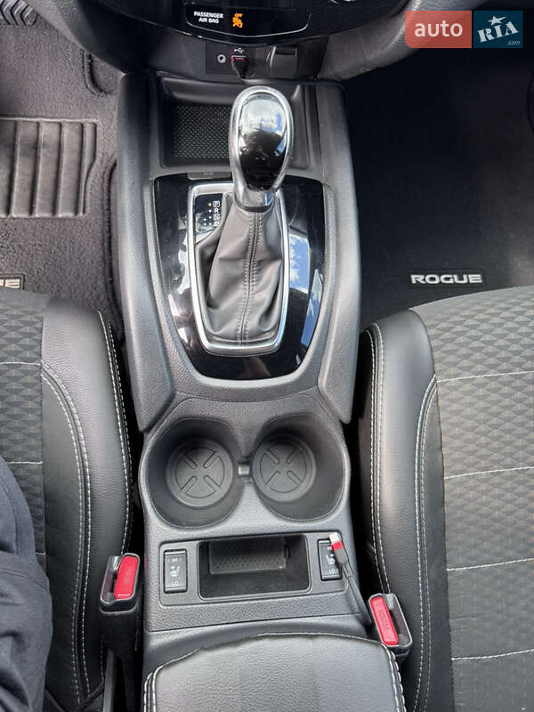 Внедорожник / Кроссовер Nissan Rogue 2018 в Киеве