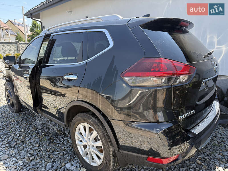 Внедорожник / Кроссовер Nissan Rogue 2018 в 