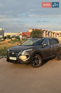 Внедорожник / Кроссовер Nissan Rogue 2024 в Киеве