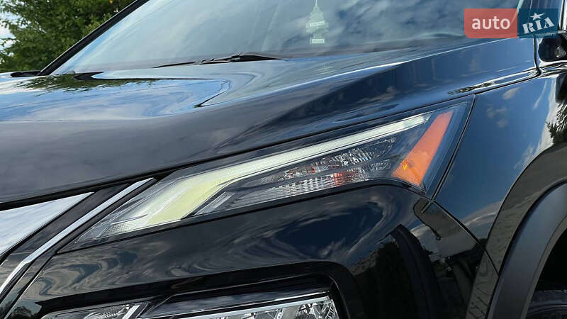 Внедорожник / Кроссовер Nissan Rogue 2023 в Дрогобыче