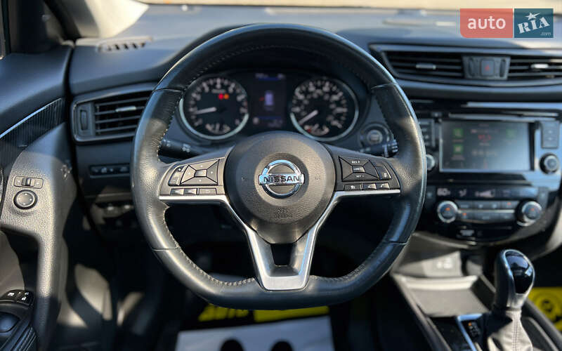 Позашляховик / Кросовер Nissan Rogue 2017 в Львові