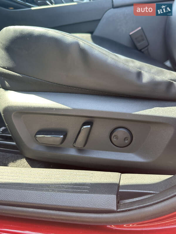 Позашляховик / Кросовер Nissan Rogue 2021 в Дніпрі