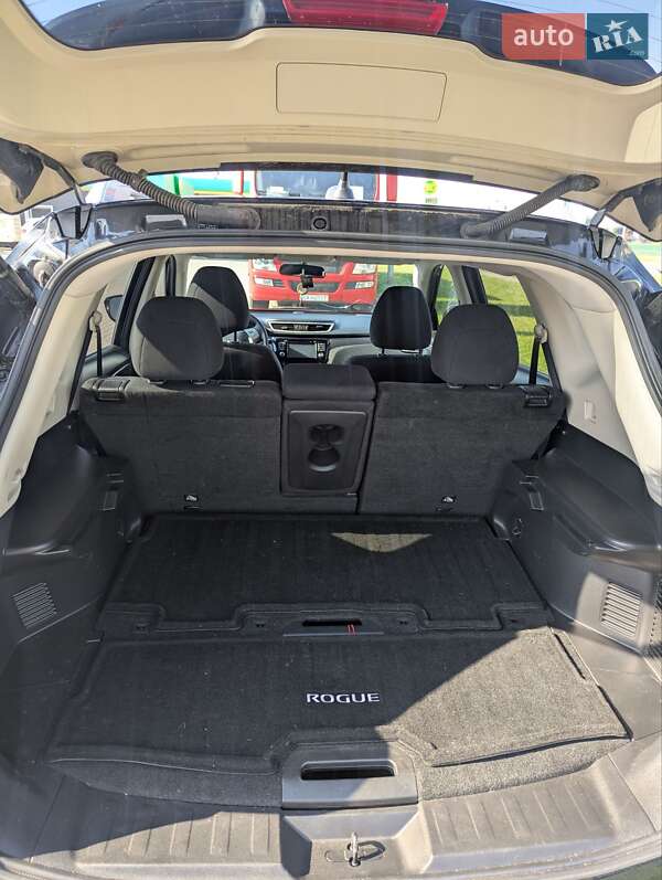 Внедорожник / Кроссовер Nissan Rogue 2016 в Львове
