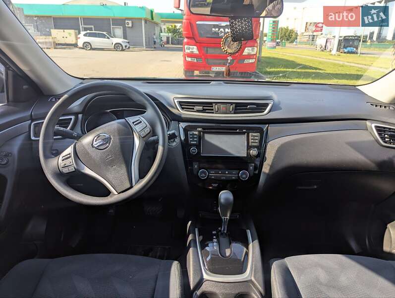 Внедорожник / Кроссовер Nissan Rogue 2016 в Львове