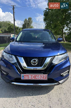 Внедорожник / Кроссовер Nissan Rogue 2017 в Остроге