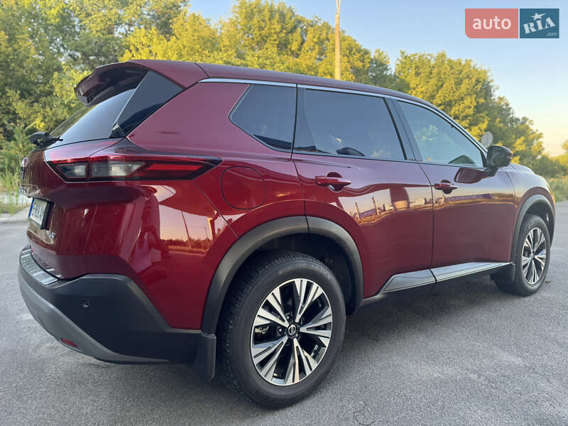 Позашляховик / Кросовер Nissan Rogue 2021 в Кам'янському