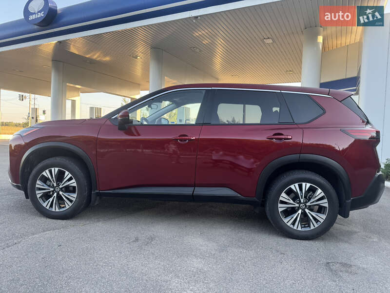 Позашляховик / Кросовер Nissan Rogue 2021 в Кам'янському
