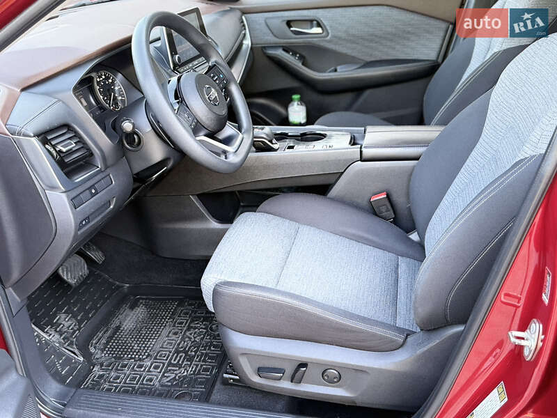 Позашляховик / Кросовер Nissan Rogue 2021 в Кам'янському
