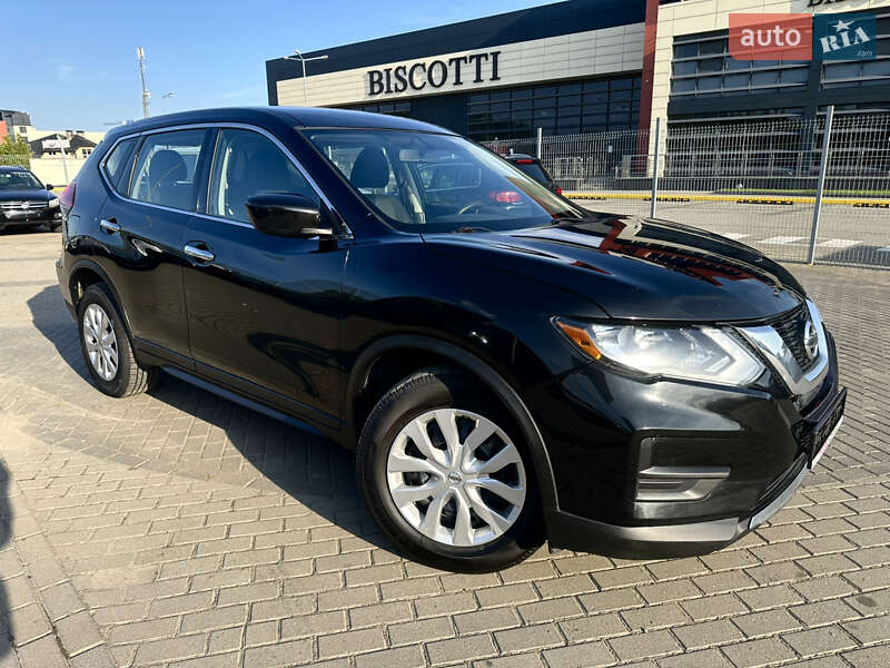 Позашляховик / Кросовер Nissan Rogue 2017 в Львові