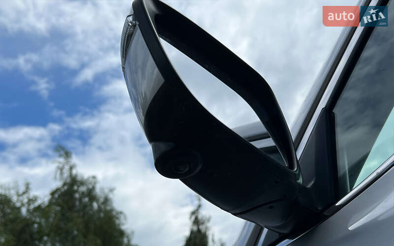 Позашляховик / Кросовер Nissan Rogue 2019 в Львові