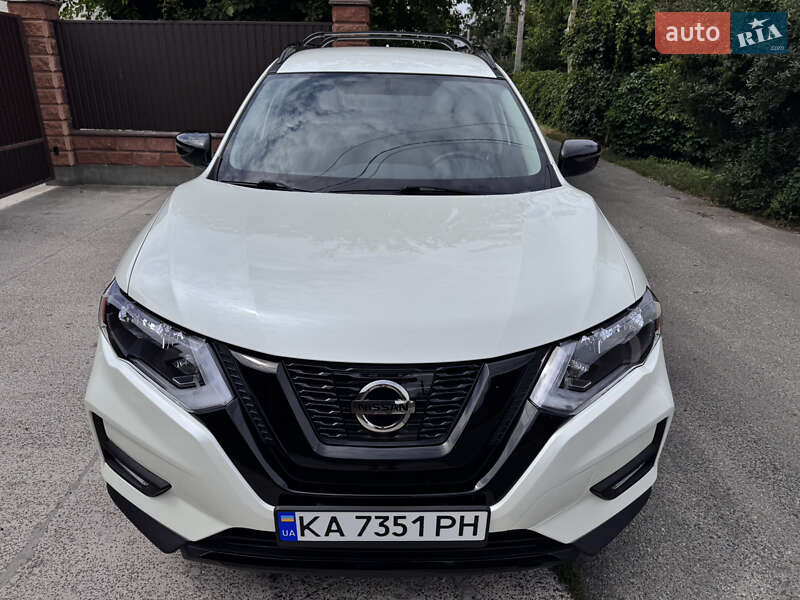 Внедорожник / Кроссовер Nissan Rogue 2018 в Киеве