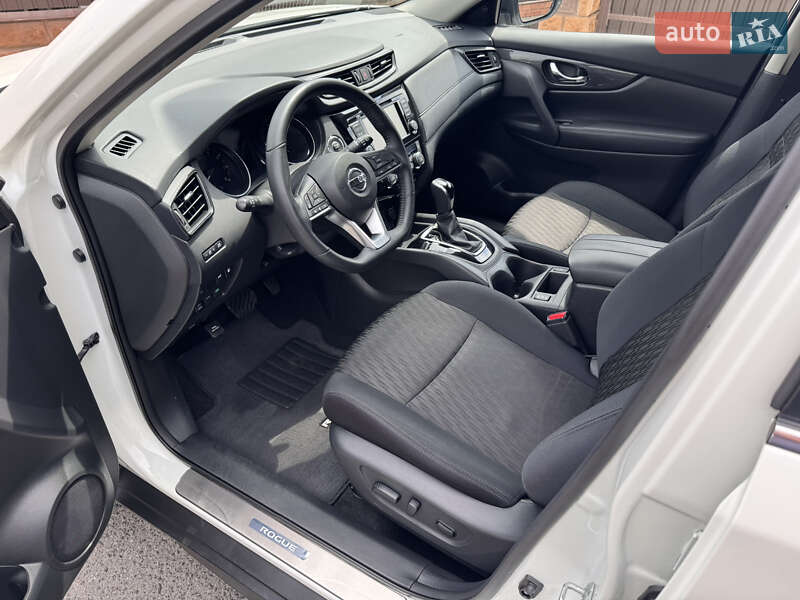 Внедорожник / Кроссовер Nissan Rogue 2018 в Киеве