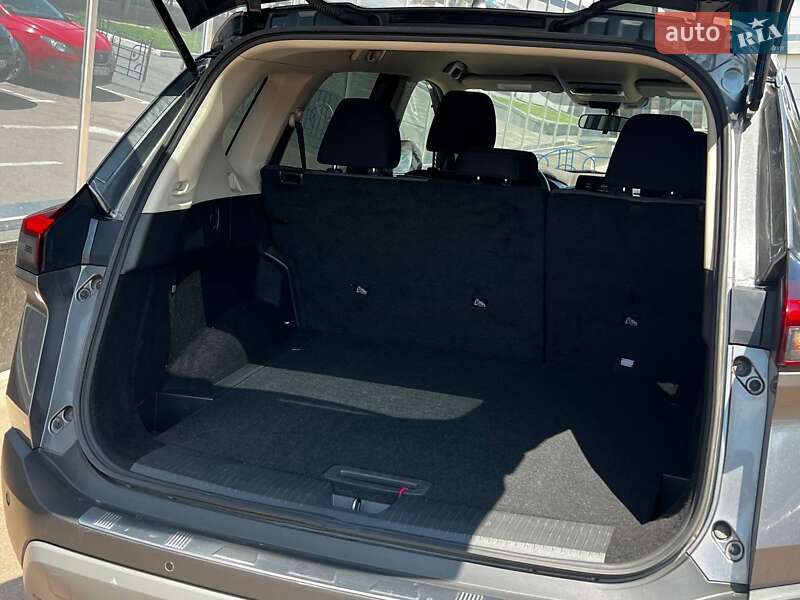 Внедорожник / Кроссовер Nissan Rogue 2021 в Киеве