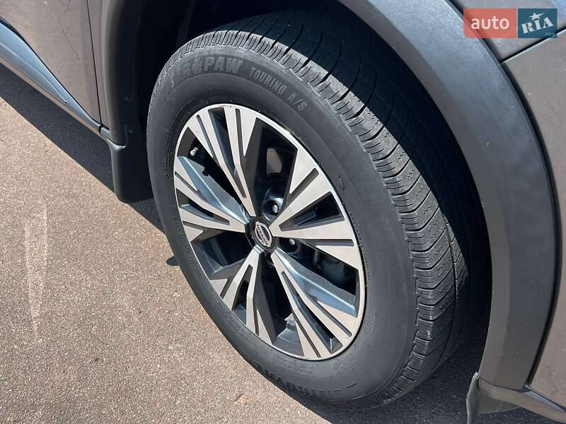 Внедорожник / Кроссовер Nissan Rogue 2021 в Киеве