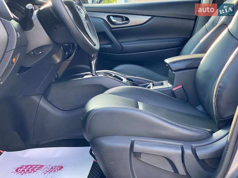 Внедорожник / Кроссовер Nissan Rogue 2016 в Львове