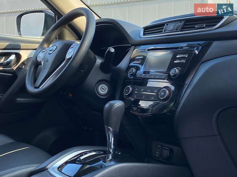 Внедорожник / Кроссовер Nissan Rogue 2016 в Львове