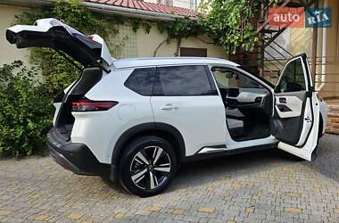 Внедорожник / Кроссовер Nissan Rogue 2023 в 