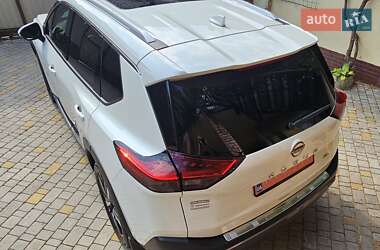 Внедорожник / Кроссовер Nissan Rogue 2023 в 