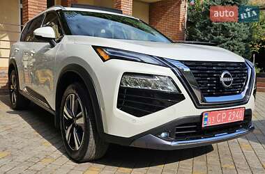 Внедорожник / Кроссовер Nissan Rogue 2023 в 