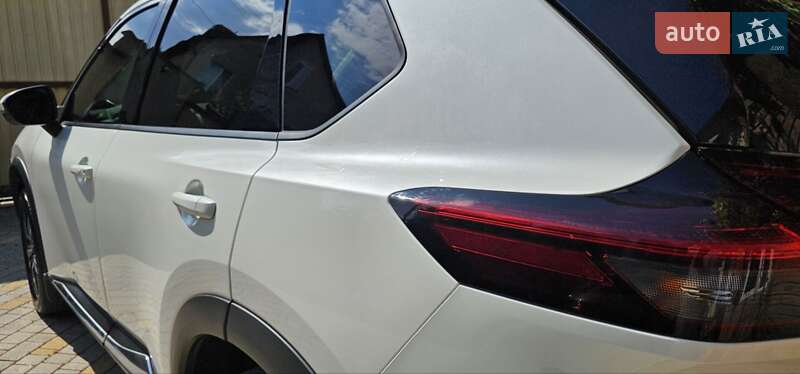 Позашляховик / Кросовер Nissan Rogue 2023 в Одесі