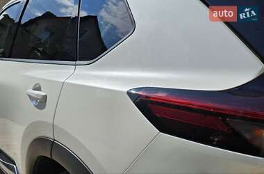 Внедорожник / Кроссовер Nissan Rogue 2023 в 