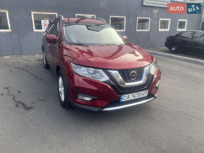 Внедорожник / Кроссовер Nissan Rogue 2017 в Черкассах