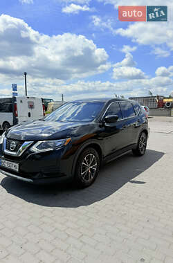 Внедорожник / Кроссовер Nissan Rogue 2018 в 