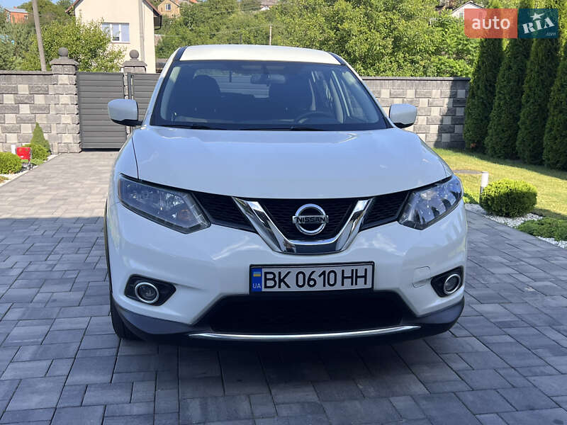 Позашляховик / Кросовер Nissan Rogue 2016 в Рівному