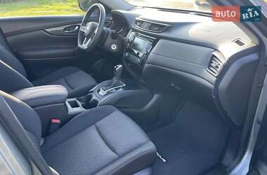 Внедорожник / Кроссовер Nissan Rogue 2017 в 