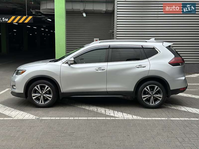 Внедорожник / Кроссовер Nissan Rogue 2019 в Киеве