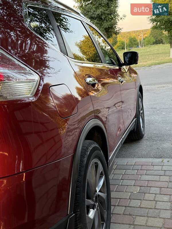 Внедорожник / Кроссовер Nissan Rogue 2016 в Виннице