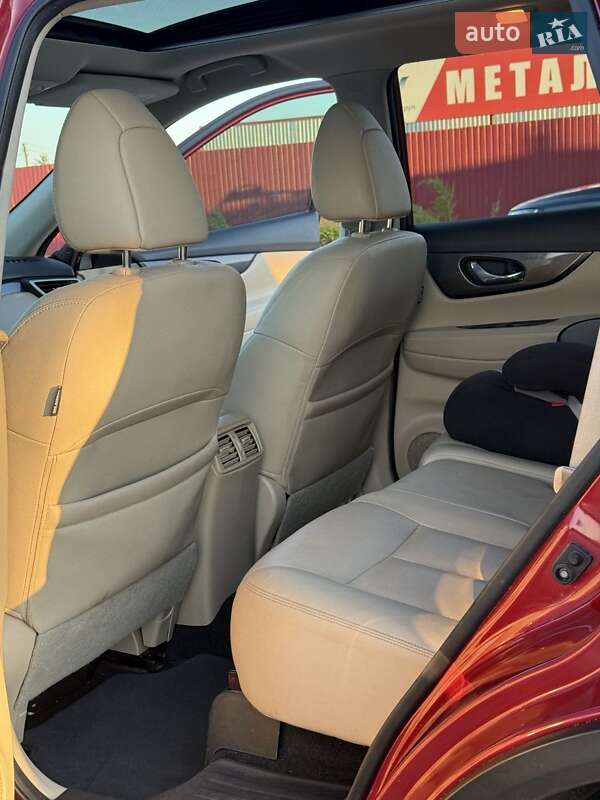 Внедорожник / Кроссовер Nissan Rogue 2016 в Виннице