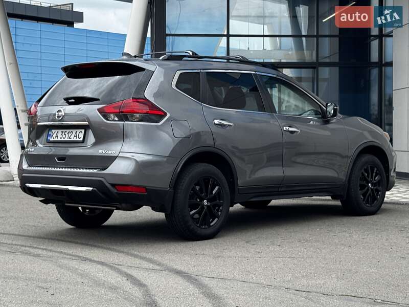 Внедорожник / Кроссовер Nissan Rogue 2017 в Киеве