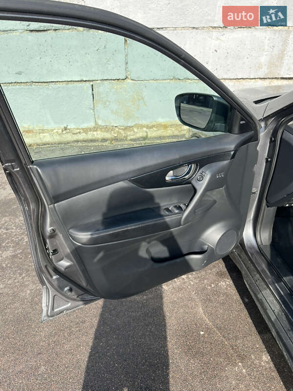 Внедорожник / Кроссовер Nissan Rogue 2017 в Киеве