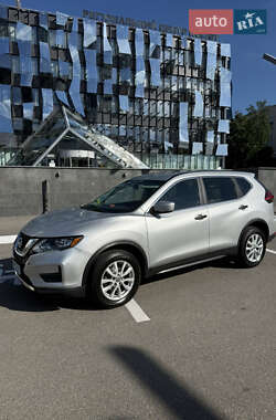 Позашляховик / Кросовер Nissan Rogue 2017 в Харкові