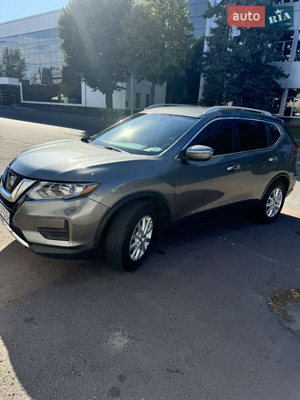 Внедорожник / Кроссовер Nissan Rogue 2019 в Киеве