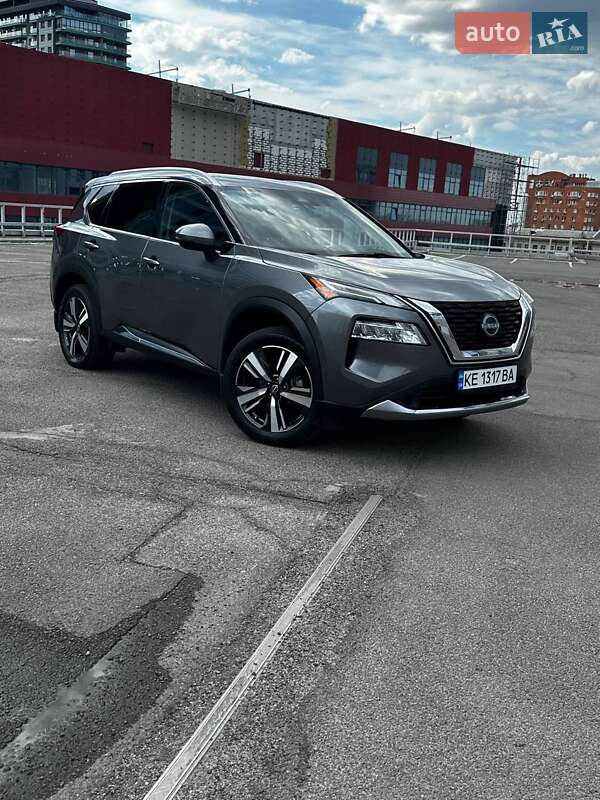 Внедорожник / Кроссовер Nissan Rogue 2023 в Днепре