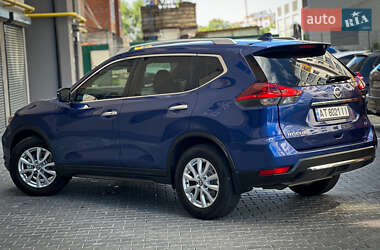 Внедорожник / Кроссовер Nissan Rogue 2017 в 