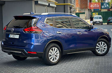 Внедорожник / Кроссовер Nissan Rogue 2017 в 