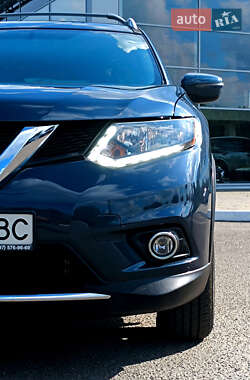 Внедорожник / Кроссовер Nissan Rogue 2016 в 