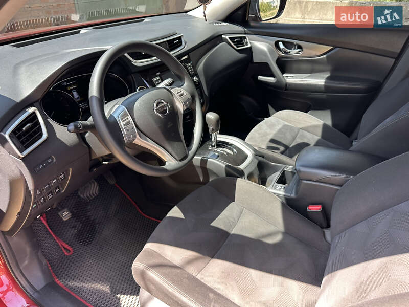 Внедорожник / Кроссовер Nissan Rogue 2015 в Павлограде