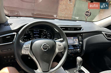 Внедорожник / Кроссовер Nissan Rogue 2015 в 
