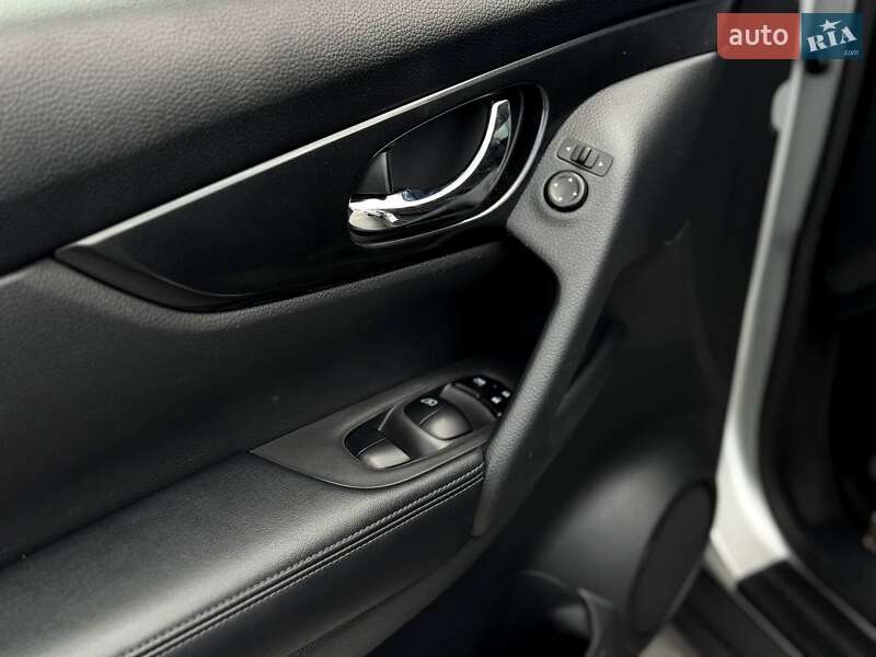 Внедорожник / Кроссовер Nissan Rogue 2019 в Ровно