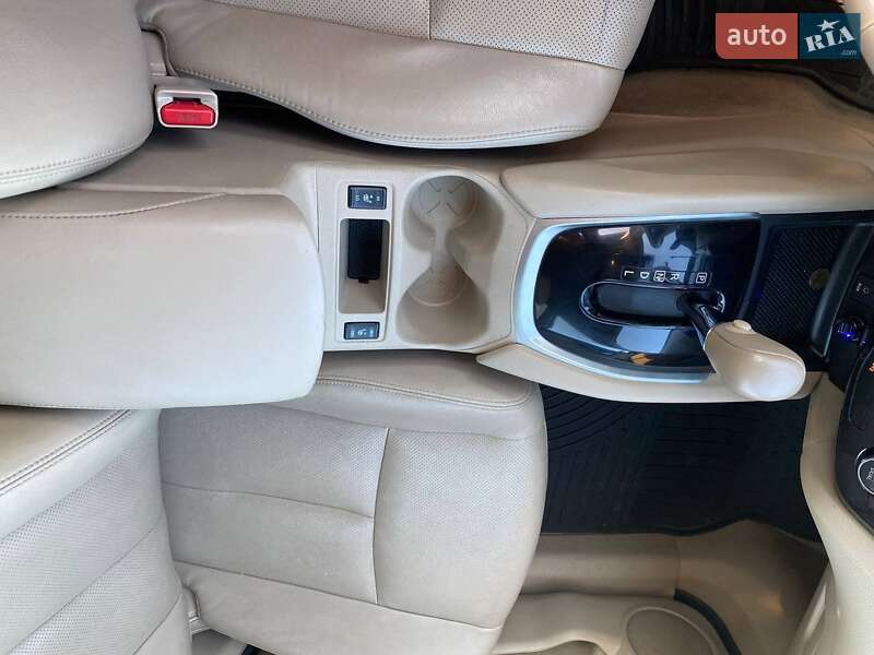 Внедорожник / Кроссовер Nissan Rogue 2015 в Львове