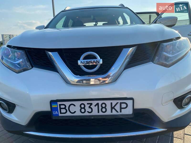 Внедорожник / Кроссовер Nissan Rogue 2015 в Львове