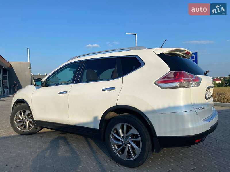 Внедорожник / Кроссовер Nissan Rogue 2015 в Львове